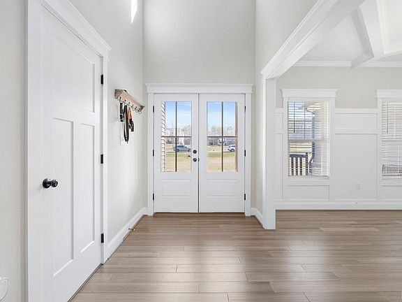 5th image of 835 Sunset Ridge Dr