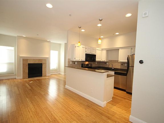 4th image of 3918 N Hall St APT 3