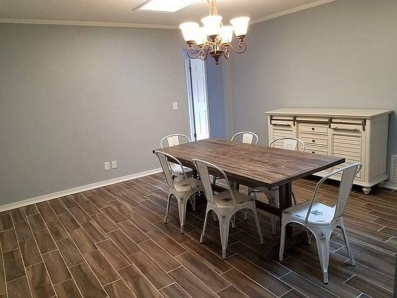 5th image of 4802 Tara Woods Dr E