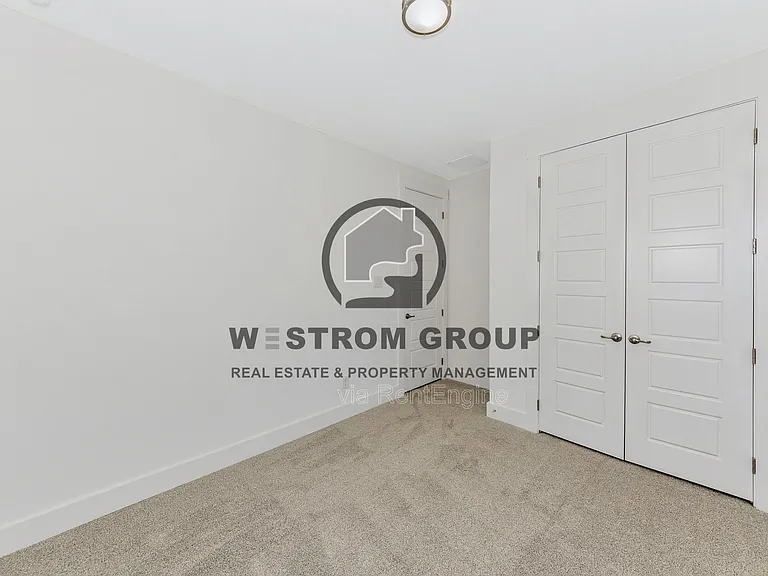 17229 Oxborough Dr — Photo 33