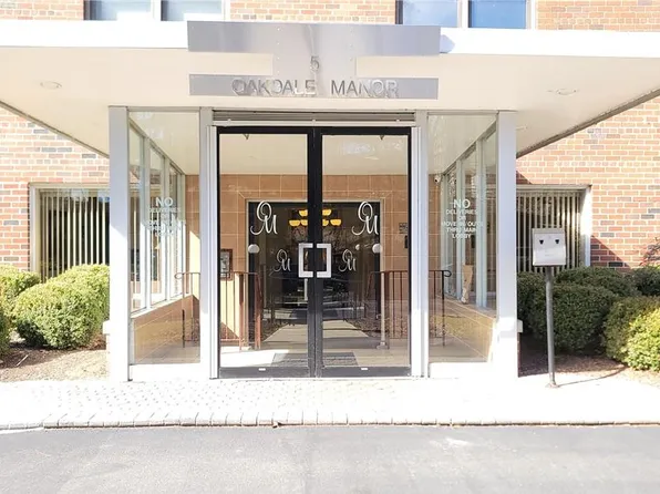 5 Oakdale Manor #L3, Suffern, NY 10901