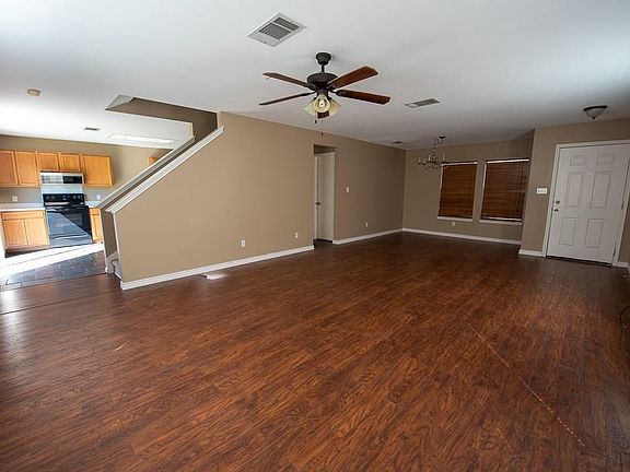 3rd image of 440 Emerald Fields Ln