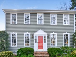 30 Boyce Ave, Barrington, RI 02806