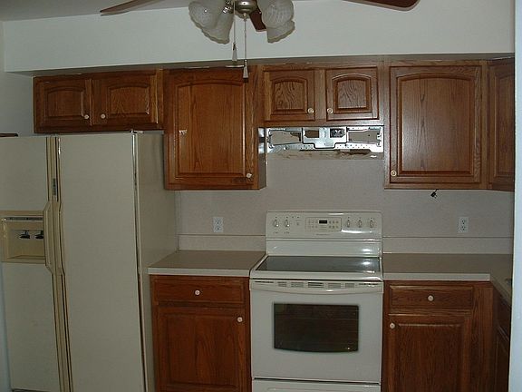 5th image of 61 Pineview Dr