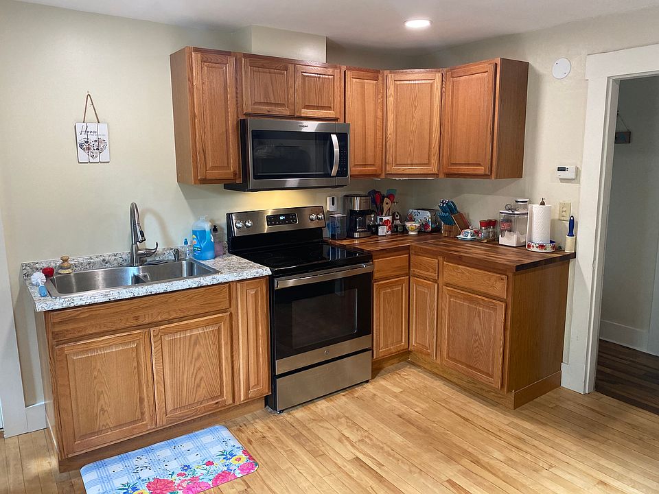 All new kitchen. Appliances are brand new. Oven. stove, microwave and fridge.