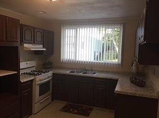 2nd image of 224 Thiers St