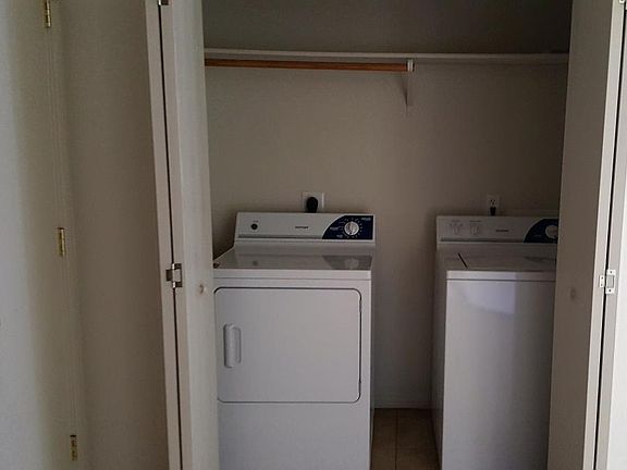 5th image of 404 Primrose Dr Unit B