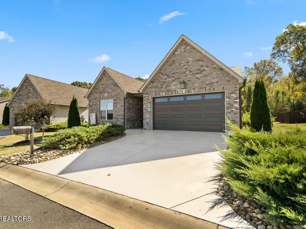 2250 Boulder Crest Ln, Sevierville, TN 37876