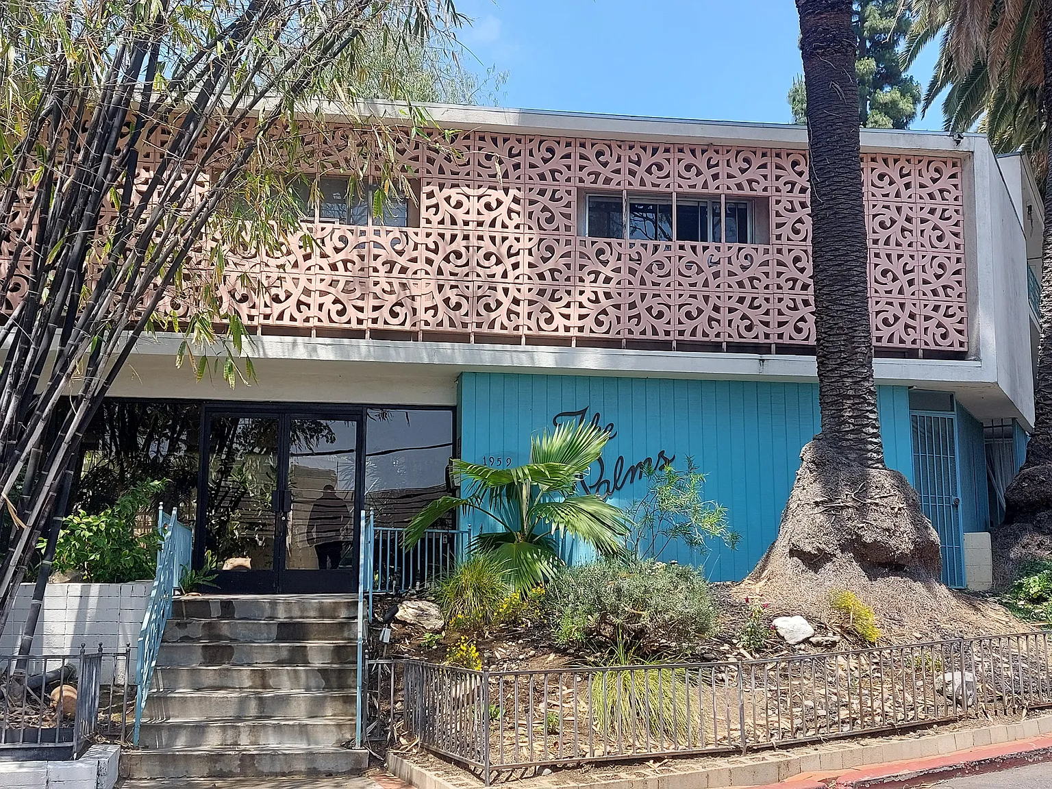 1959 Grace Apartments — Photo 1