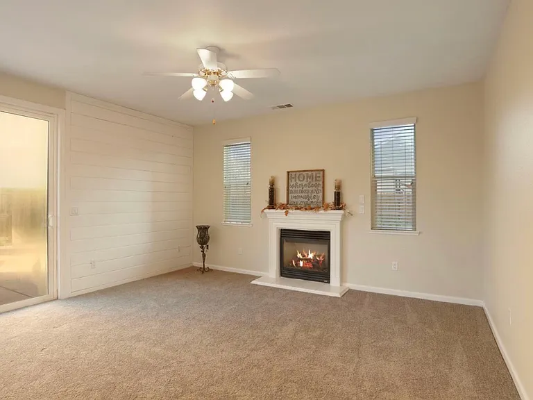 1366 Garibaldi Pl — Photo 5