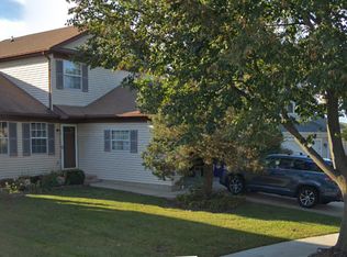 1304 Old Timber Ln, Hoffman Estates, IL 60192