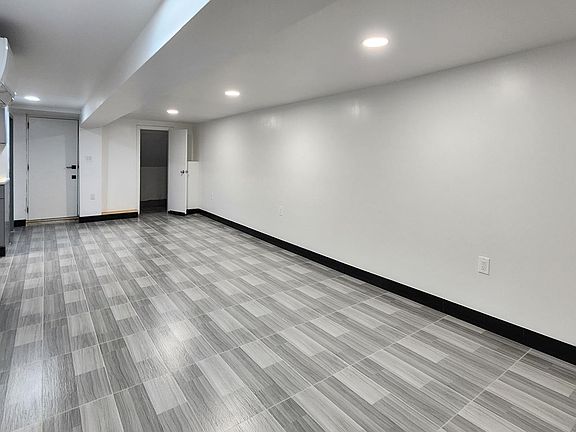 5th image of 108 Bay 8th St #1