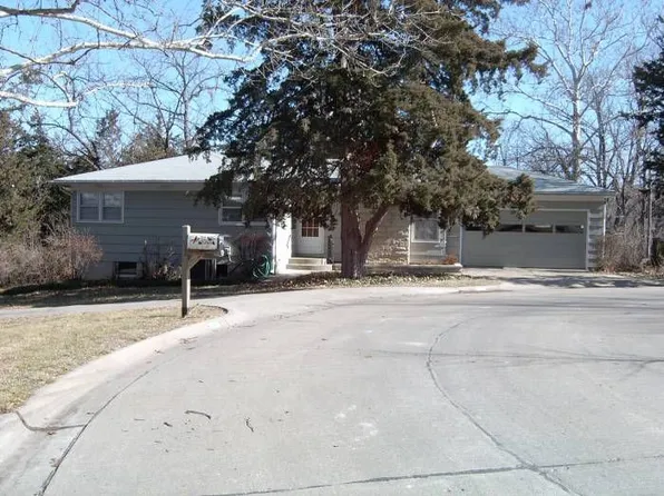 2014 Meadowmere Ct, Manhattan, KS 66502