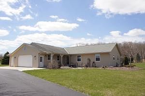 Spacious 5 Bed 3.5 Bath Country Gem!