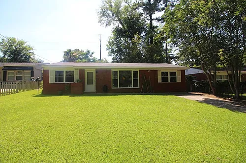 818 Ona Dr Photo 1