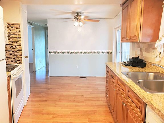 5th image of 7716 Desoto Dr