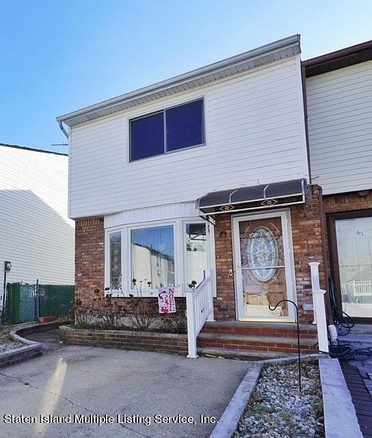 1st image of 49 Ironwood St