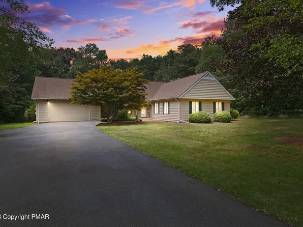 316 Cottontail Ln, Cresco, PA 18326