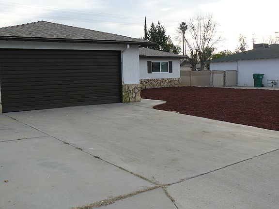 3rd image of 40633 Mulberry Dr