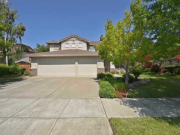 2nd image of 1407 Rebecca Dr