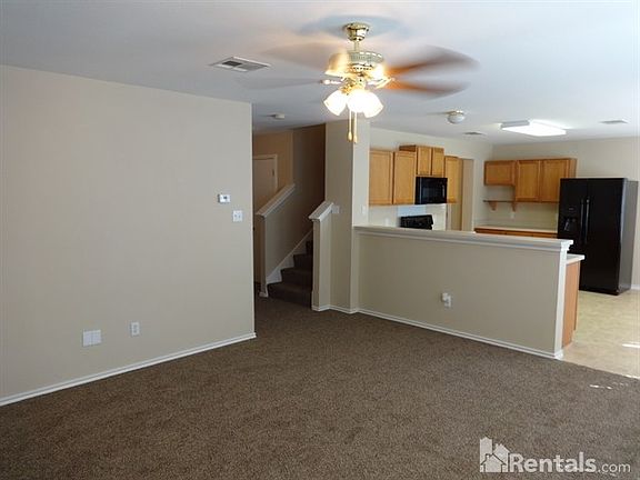 4th image of 203 Sylvan St