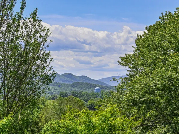 112 Barberry Rd, Johnson City, TN