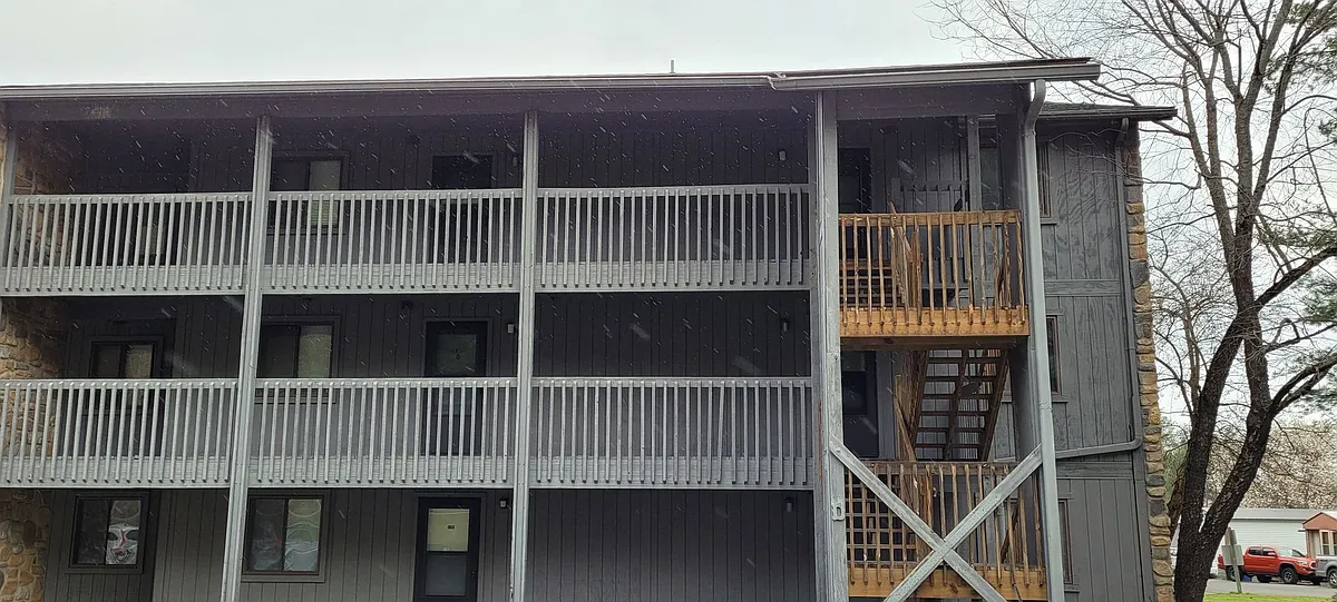 Building Photo - 523 Meadowview Dr #D306