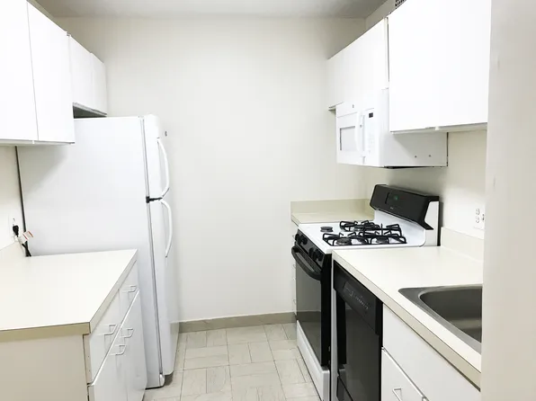 33 Pond Ave, Brookline, MA