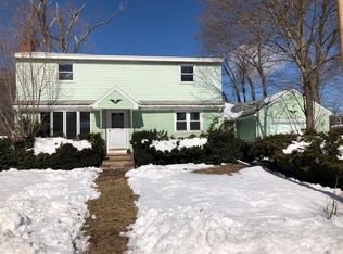 6 Elmwood Rd, Lynnfield, MA 01940