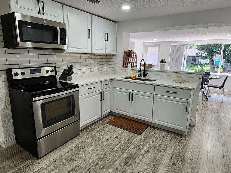 1375 Powers Ave — Photo 11