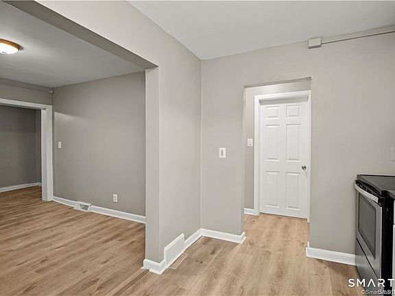 4th image of 106 River Rd APT 3