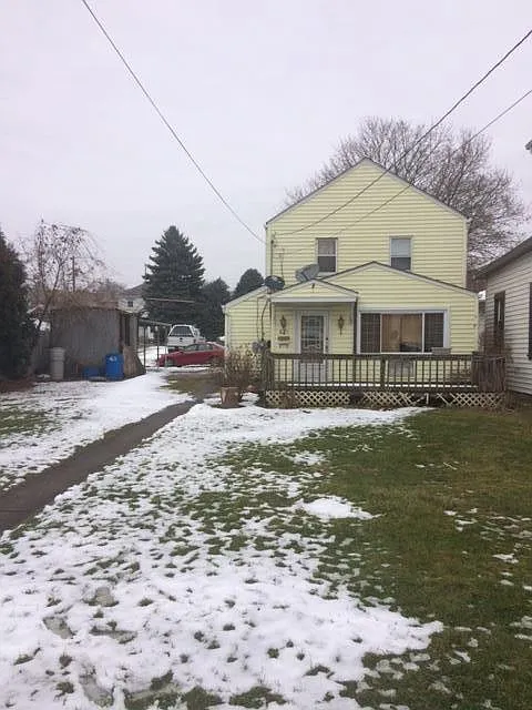 621 Garfield St photo 1