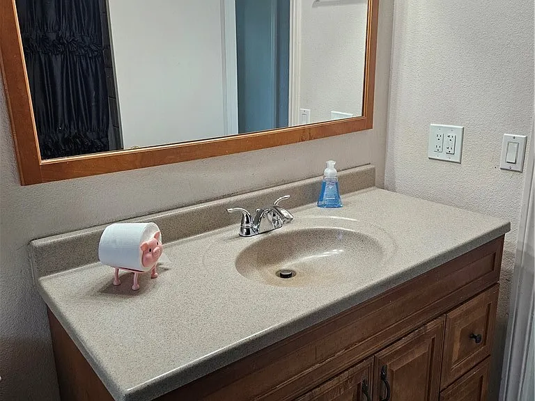 12747 Breezewood Dr — Photo 12