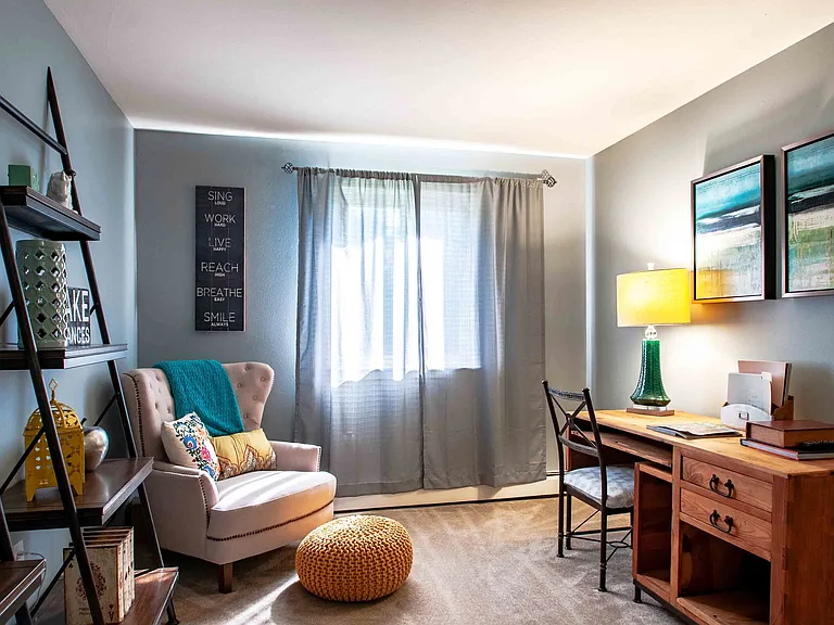 Camp Hill Plaza Apartment Homes — Photo 9