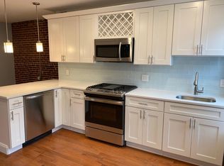 33-34 Chelsea St #3F, Boston, MA 02128