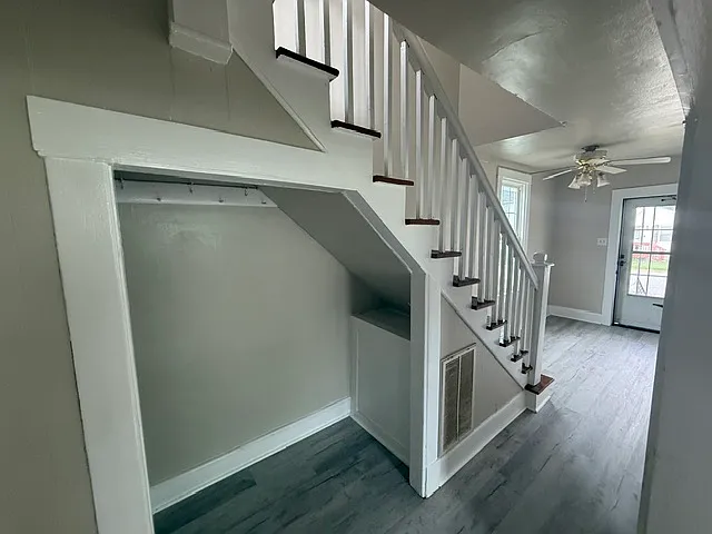 627 Rolfe St — Photo 18