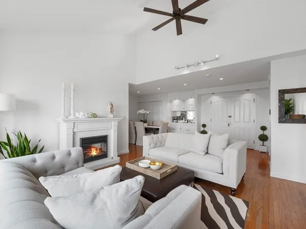 50 Boatswains Way APT 513, Chelsea, MA 02150