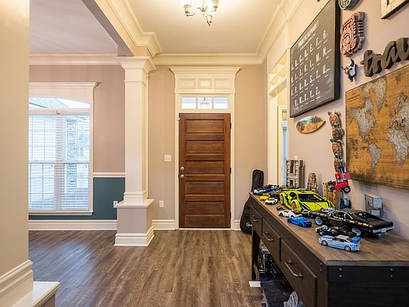 3rd image of 4005 Gramercy Cir