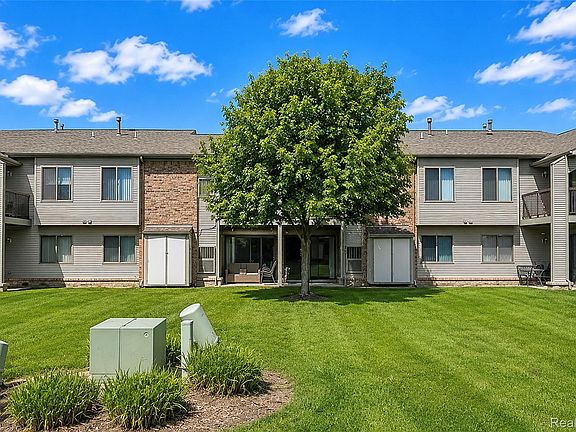 4th image of 42764 Lilley Pointe Dr #165