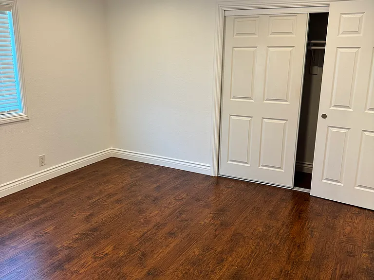 8672 Rathburn Ave — Photo 9