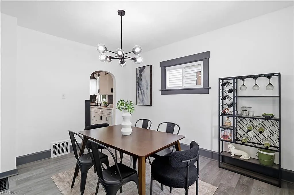 3 bed, 1152 sqft, $1,300 — Photo 4