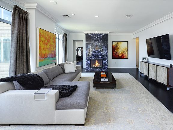 2nd image of 2525 N Pearl St #1601A
