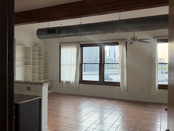 5th image of 2502 Live Oak St APT 301
