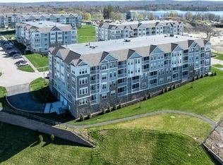 2 Codman Way #302, Westborough, MA 01581