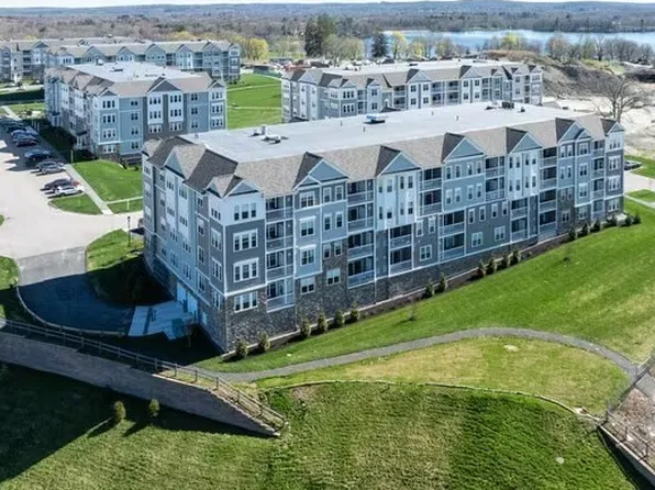 2 Codman Way #302, Westborough, MA 01581