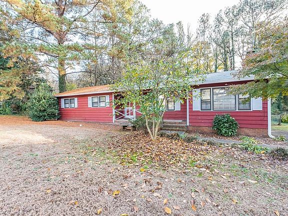 3rd image of 203 Beaver Pond Dr