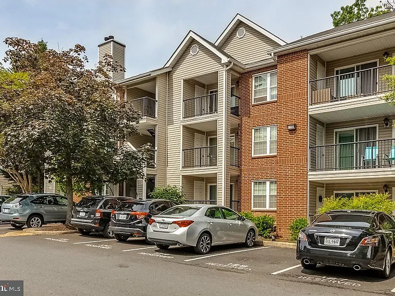 3305 Wyndham Cir #353 — Photo 1