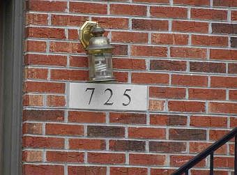 4th image of 725 Hawthorn Dr