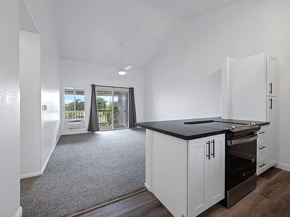 4th image of 75-6081 Alii Dr APT J201
