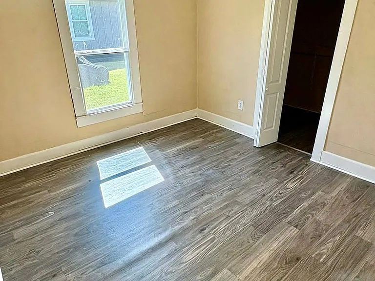 115 Humble Ave — Photo 6